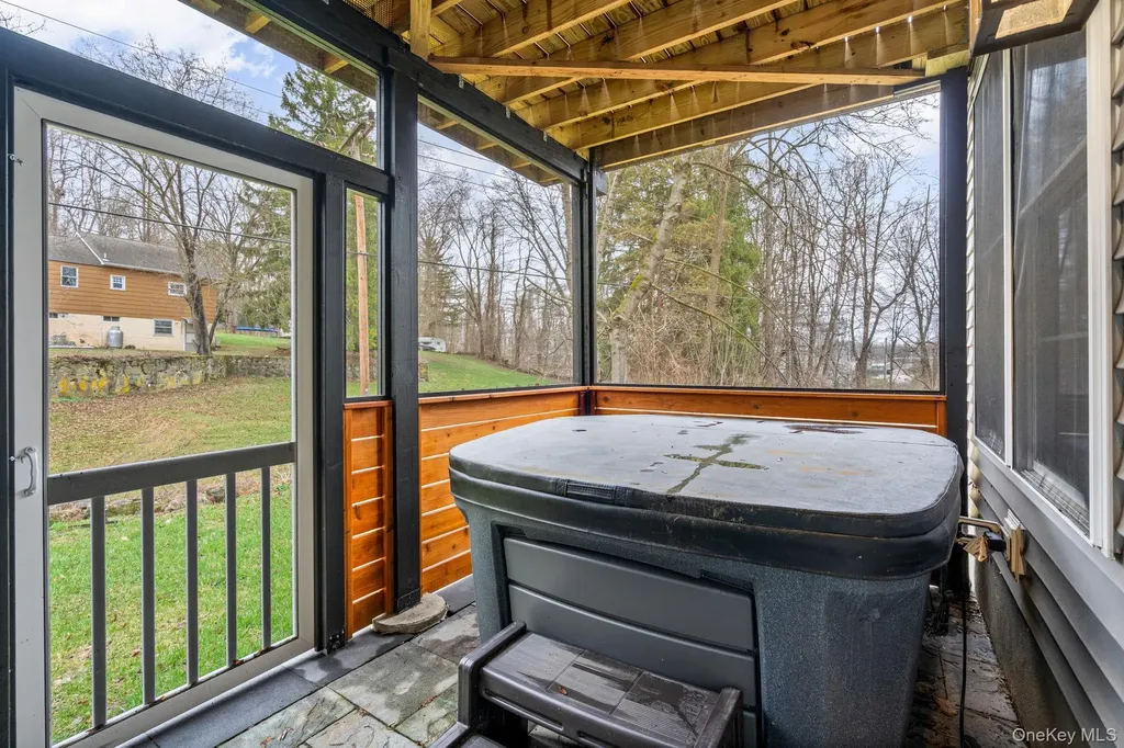 15 Rock Cut Lane Pleasant Valley NY 12569