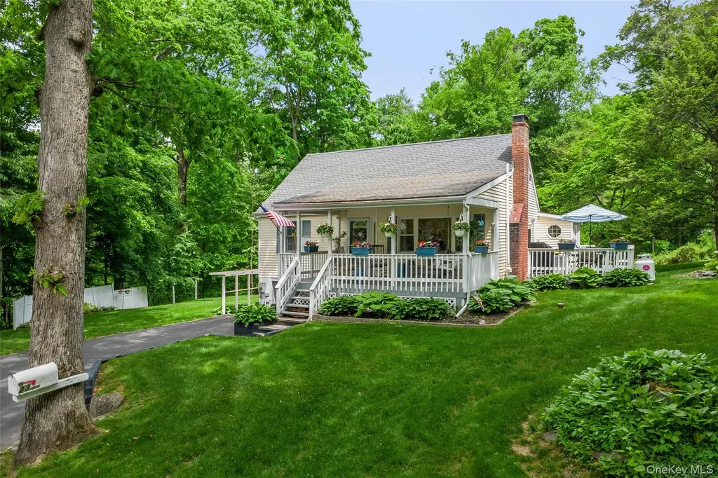 23 Cobey Terrace Poughkeepsie NY 12601