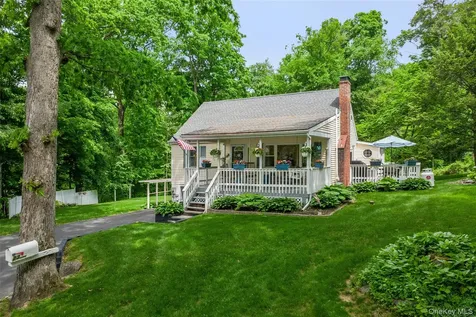 23 Cobey Terrace Poughkeepsie NY 12601