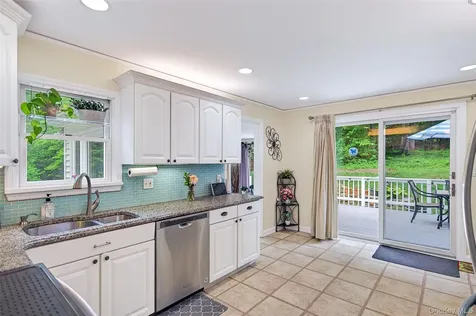 23 Cobey Terrace Poughkeepsie NY 12601