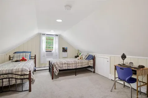 23 Cobey Terrace Poughkeepsie NY 12601