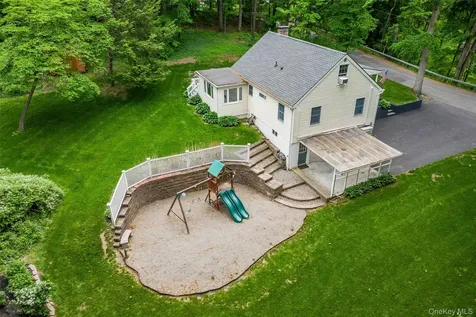 23 Cobey Terrace Poughkeepsie NY 12601
