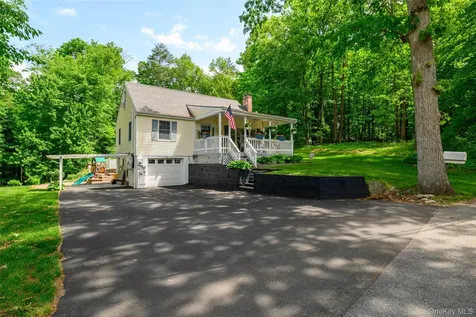 23 Cobey Terrace Poughkeepsie NY 12601