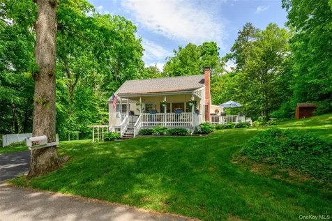 23 Cobey Terrace Poughkeepsie NY 12601