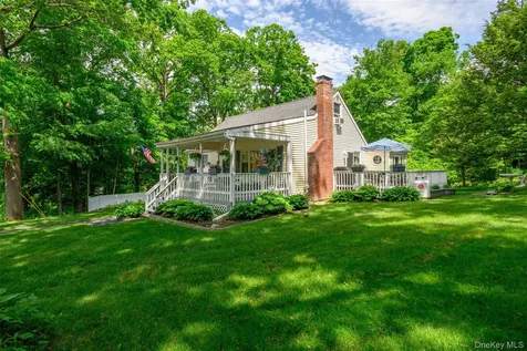 23 Cobey Terrace Poughkeepsie NY 12601