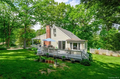 23 Cobey Terrace Poughkeepsie NY 12601
