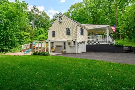 23 Cobey Terrace Poughkeepsie NY 12601