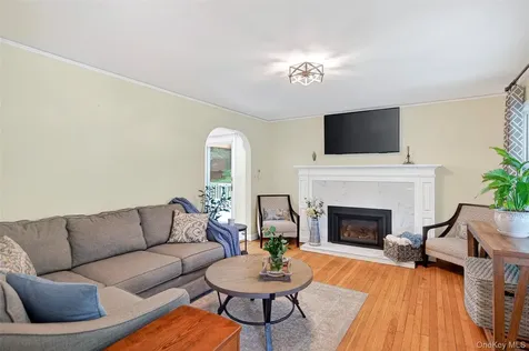 23 Cobey Terrace Poughkeepsie NY 12601