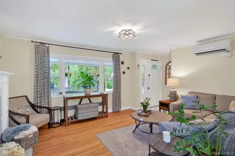 23 Cobey Terrace Poughkeepsie NY 12601