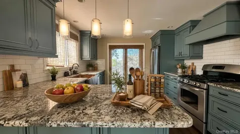 31 Weeks Avenue Oyster Bay NY 11771