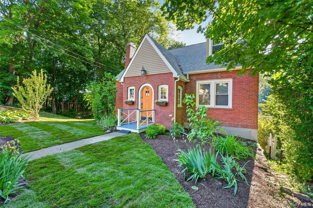 51 Lake Drive Lake Peekskill NY 10537