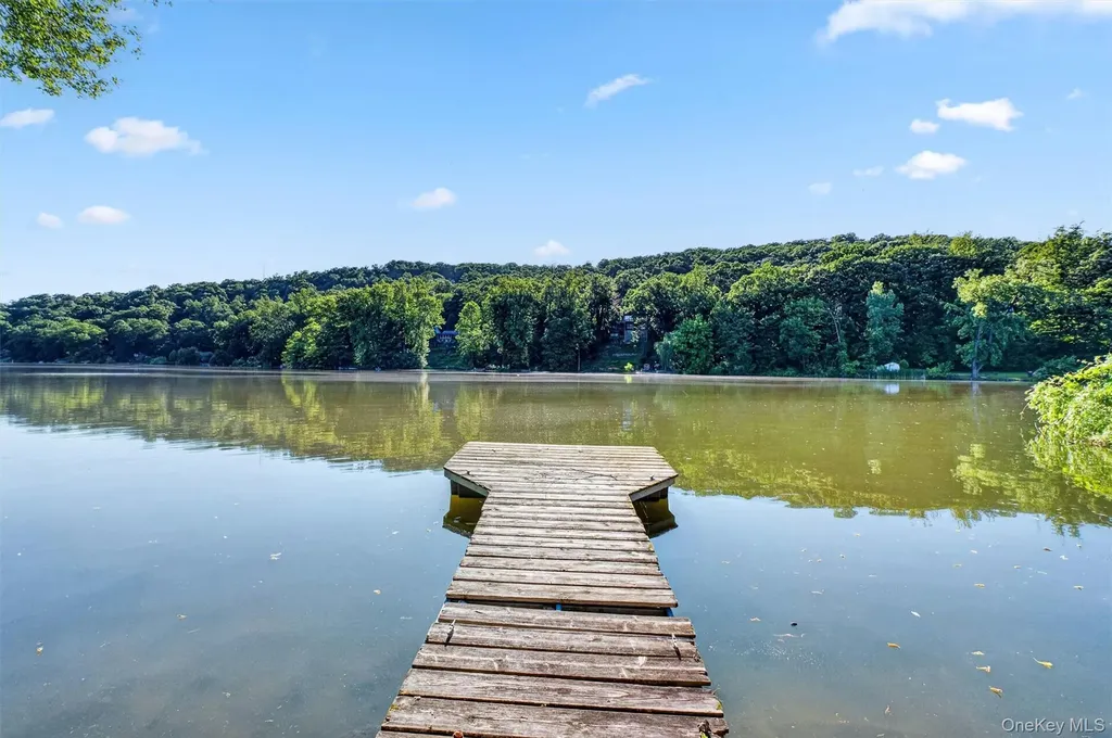 51 Lake Drive Lake Peekskill NY 10537