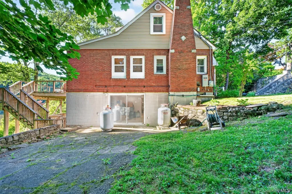 51 Lake Drive Lake Peekskill NY 10537