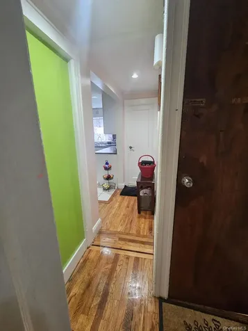 114-52 205th Street Saint Albans NY 11412