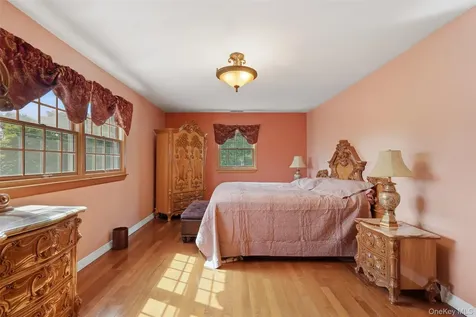 623 Cardinal Road Cortlandt Manor NY 10567