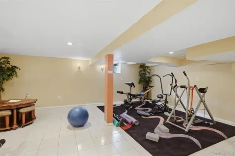 623 Cardinal Road Cortlandt Manor NY 10567