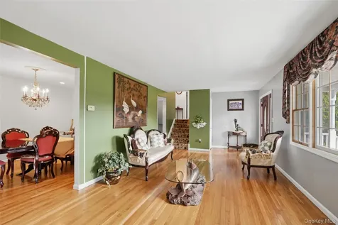 623 Cardinal Road Cortlandt Manor NY 10567