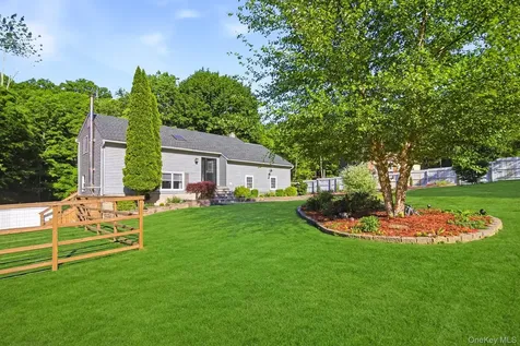132 Mountain View Drive Holmes NY 12531