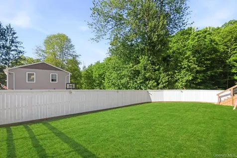 132 Mountain View Drive Holmes NY 12531