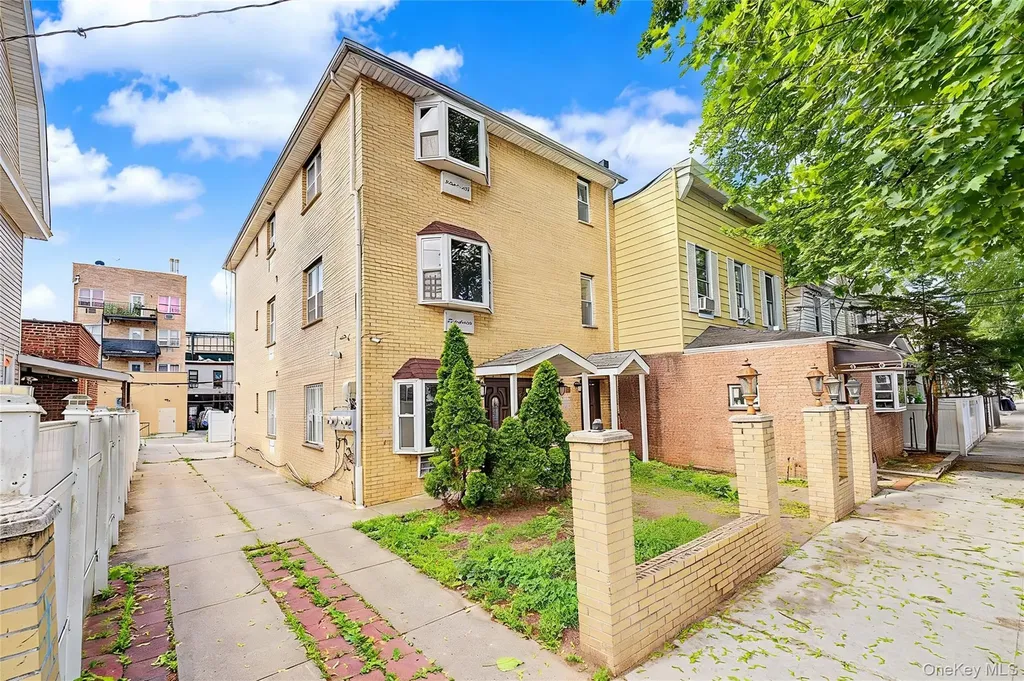 102-42 86th Road Richmond Hill NY 11418
