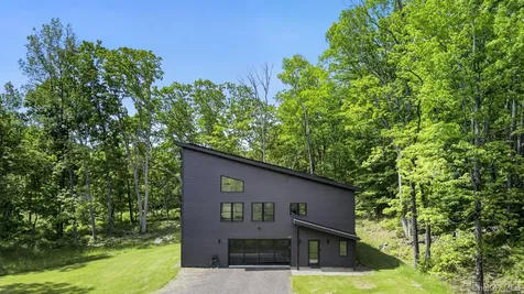 739 Old Post Road New Paltz NY 12561