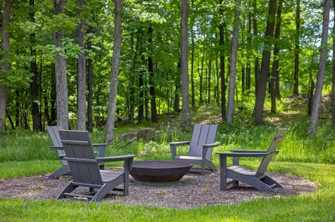 739 Old Post Road New Paltz NY 12561