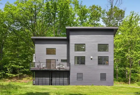 739 Old Post Road New Paltz NY 12561