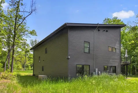 739 Old Post Road New Paltz NY 12561