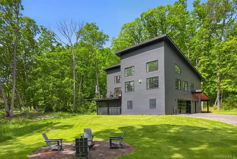 739 Old Post Road New Paltz NY 12561