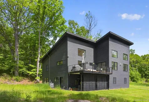739 Old Post Road New Paltz NY 12561