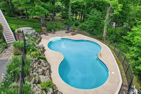 8 Mountain Brook Road Cornwall NY 12518