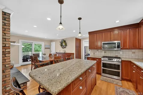 8 Mountain Brook Road Cornwall NY 12518