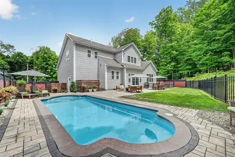 220 Bay View Avenue Cornwall On Hudson NY 12520