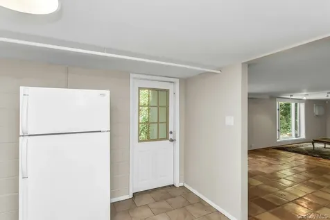 26 Marys Lane Centerport NY 11721