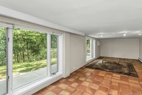 26 Marys Lane Centerport NY 11721