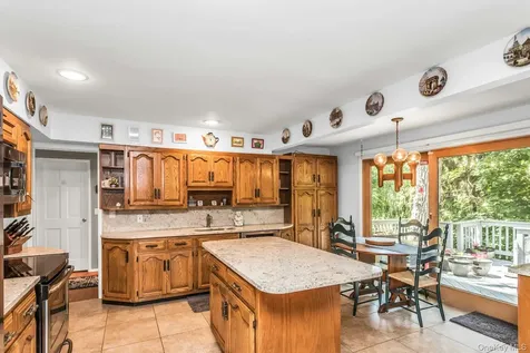 26 Marys Lane Centerport NY 11721