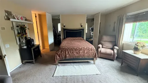 67 Lakeland Drive South Fallsburg NY 12779