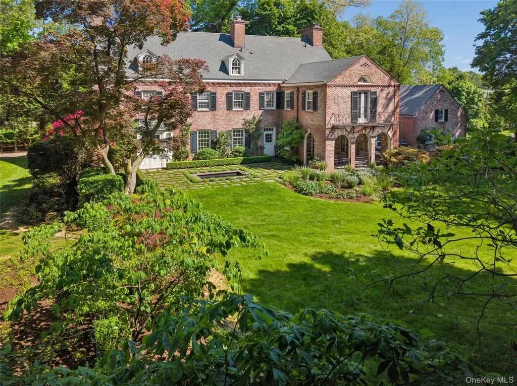 1384 Park Lane Pelham NY 10803