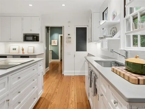 1384 Park Lane Pelham NY 10803