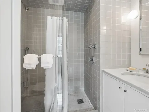 1384 Park Lane Pelham NY 10803