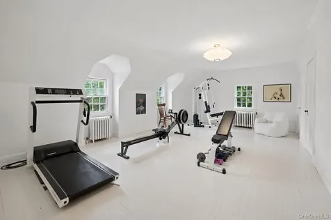 1384 Park Lane Pelham NY 10803