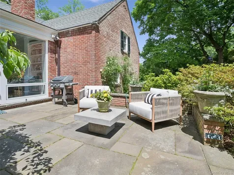 1384 Park Lane Pelham NY 10803