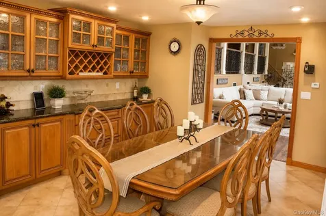 852 Densfield Road West Babylon NY 11704