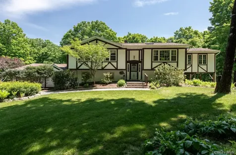 956 Pumpkin Lane Clinton Corners NY 12514