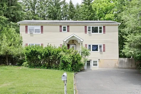 7 Olin Drive Nanuet NY 10954