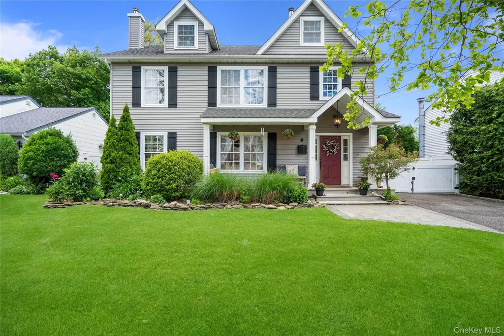 9 Lagoon Boulevard Massapequa NY 11758
