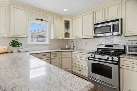 9 Lagoon Boulevard Massapequa NY 11758