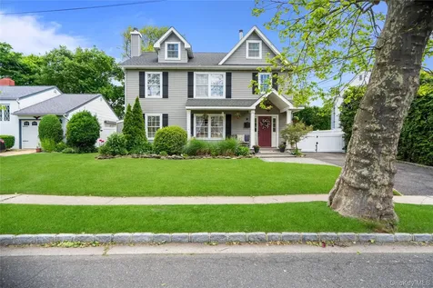 9 Lagoon Boulevard Massapequa NY 11758