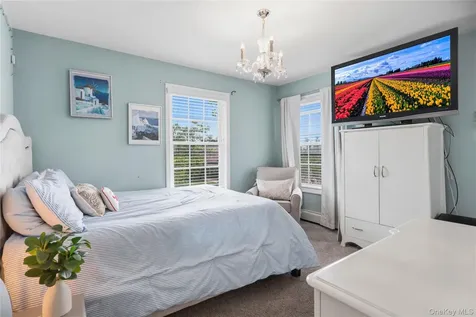 9 Lagoon Boulevard Massapequa NY 11758