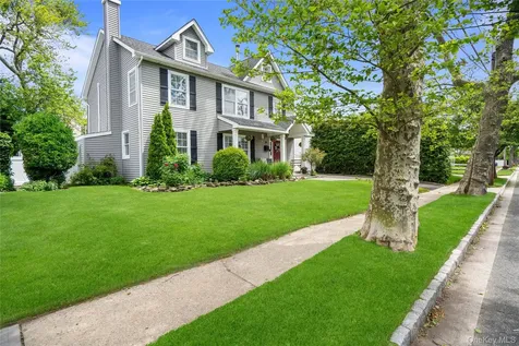 9 Lagoon Boulevard Massapequa NY 11758
